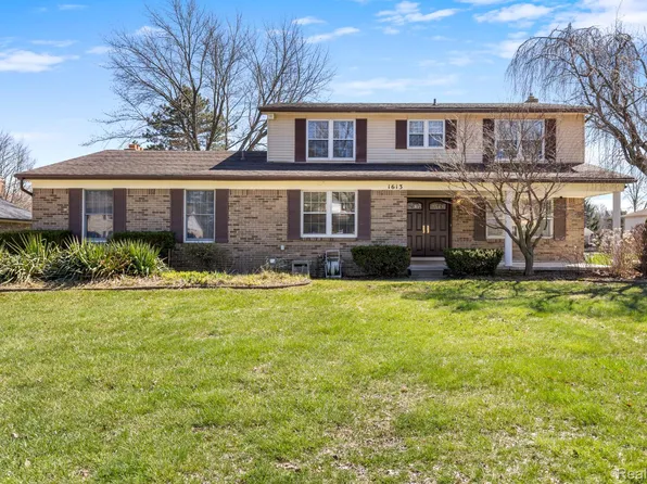 1613 Caliper Dr, Troy, MI 48084