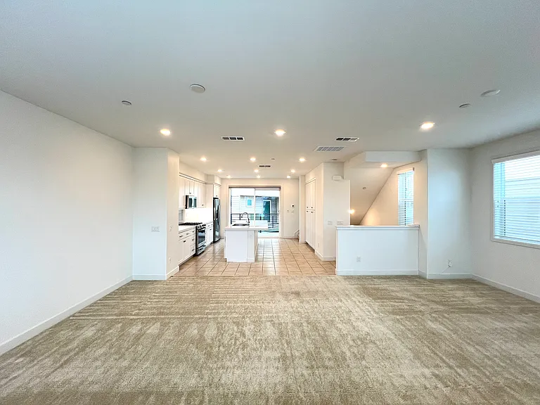 1645 W Lincoln Ave #101 — Photo 8