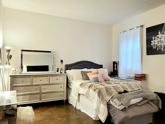 Rented by Bond New York | media 6