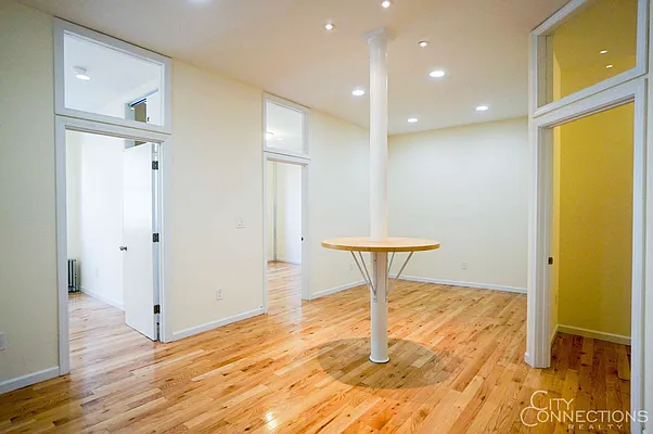 Rented by City Connections Realty | media 18