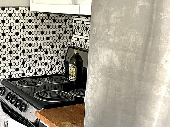 3rd image of 2863 Thorndyke Ave W APT 303