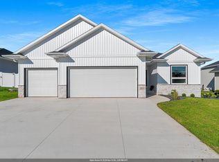 1211 Bay Mist Dr, Green Bay, WI 54311