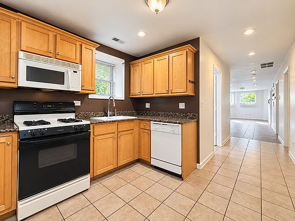 15th image of 1229 N Austin Blvd #1