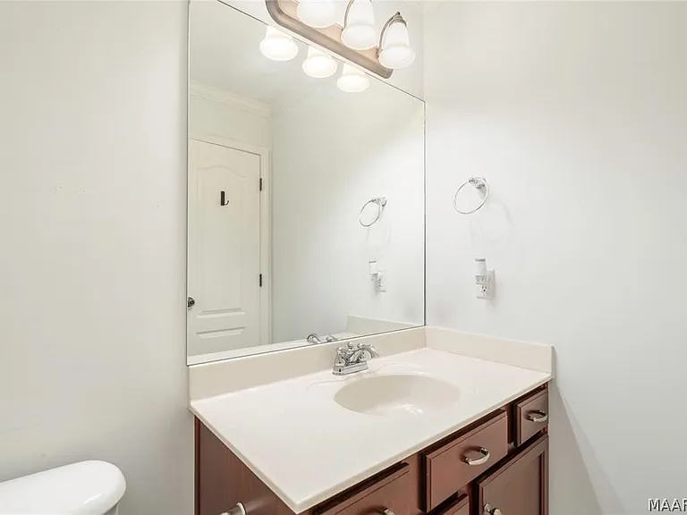 8725 Lindsey Ln — Photo 22