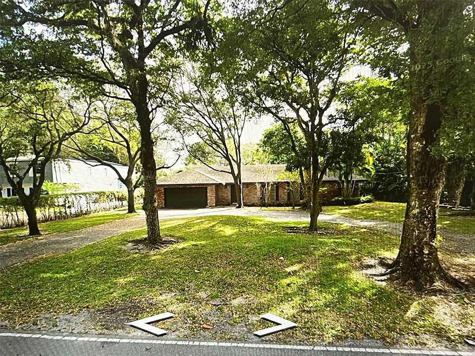 1st image of 220 N Fig Tree Lane