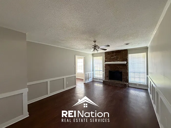3 bed, 2.0 bath, 1165 sqft, $1,675 — Photo 3
