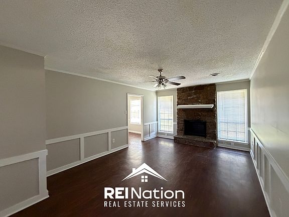3rd image of 7154 Devine St