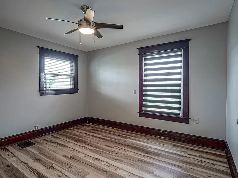 17 N Randolph St — Photo 26