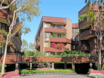 300 N Swall Dr Unit 106, Beverly Hills, CA, 90211