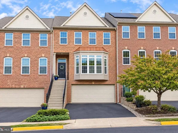 4205 Trumbo Ct, Fairfax, VA 22033