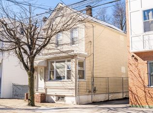 579 S 18th St, Newark, NJ 07103