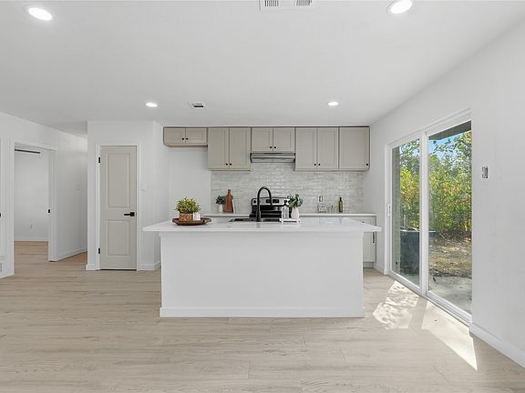4th image of 4114 Colgate Ln