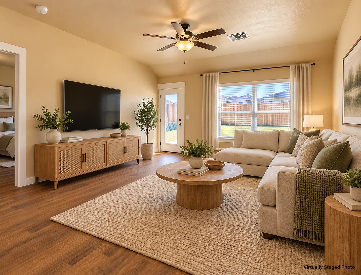 3 bed, 1200 sqft, $1,740 — Photo 2