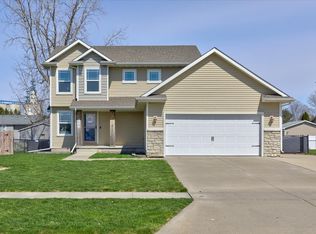 406 3rd St SE, Bondurant, IA 50035