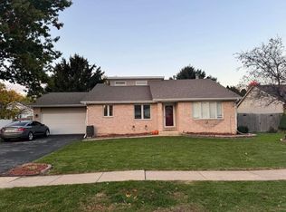 1537 James Ct, Belvidere, IL 61008