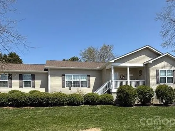 34 Middle St, Hendersonville, NC 28792