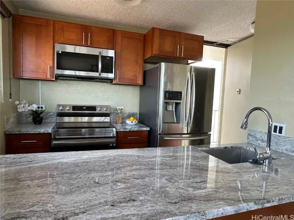 98-099 Uao Pl APT 2310, Aiea, HI 96701