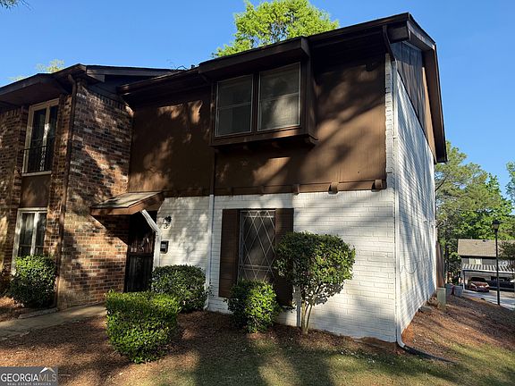 3rd image of 668 Garden Walk Dr
