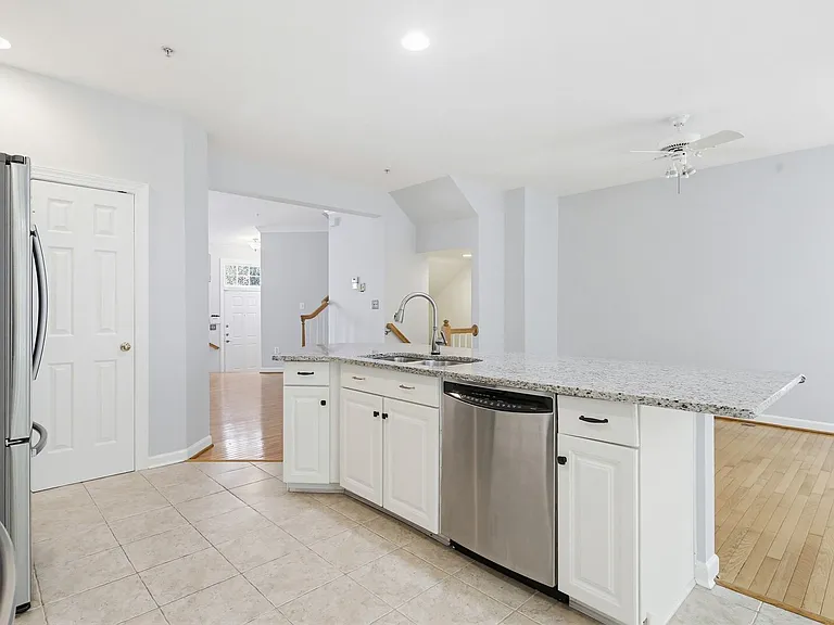 10635 Hillingdon Rd — Photo 6