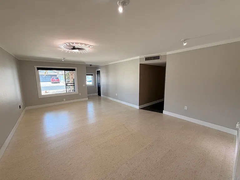 13139 W Seville Dr — Photo 10