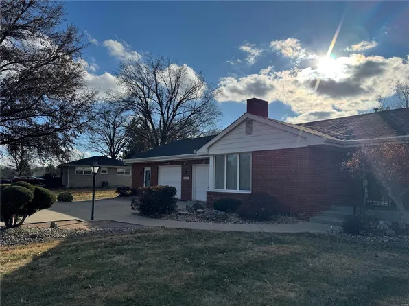 5109 Springfield Dr, Edwardsville, IL 62025