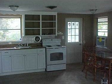 4th image of 1131 Edgemere Pl