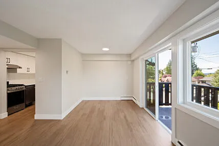 Lamplighter Apartments — Photo 3