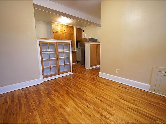 5th image of 562 Holly Ave #305