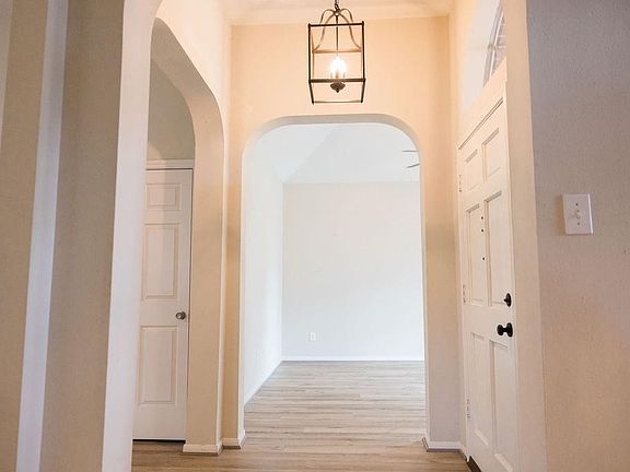 2nd image of 119 Lindencrest Court