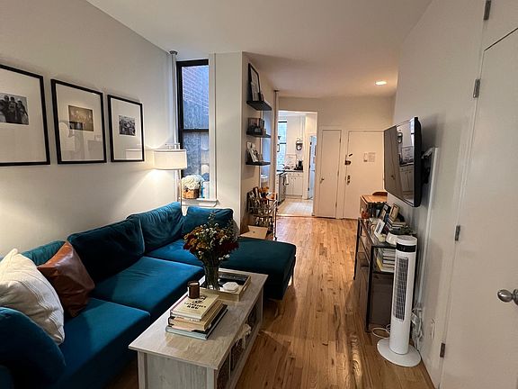 3rd image of 72 Charles St APT 3E