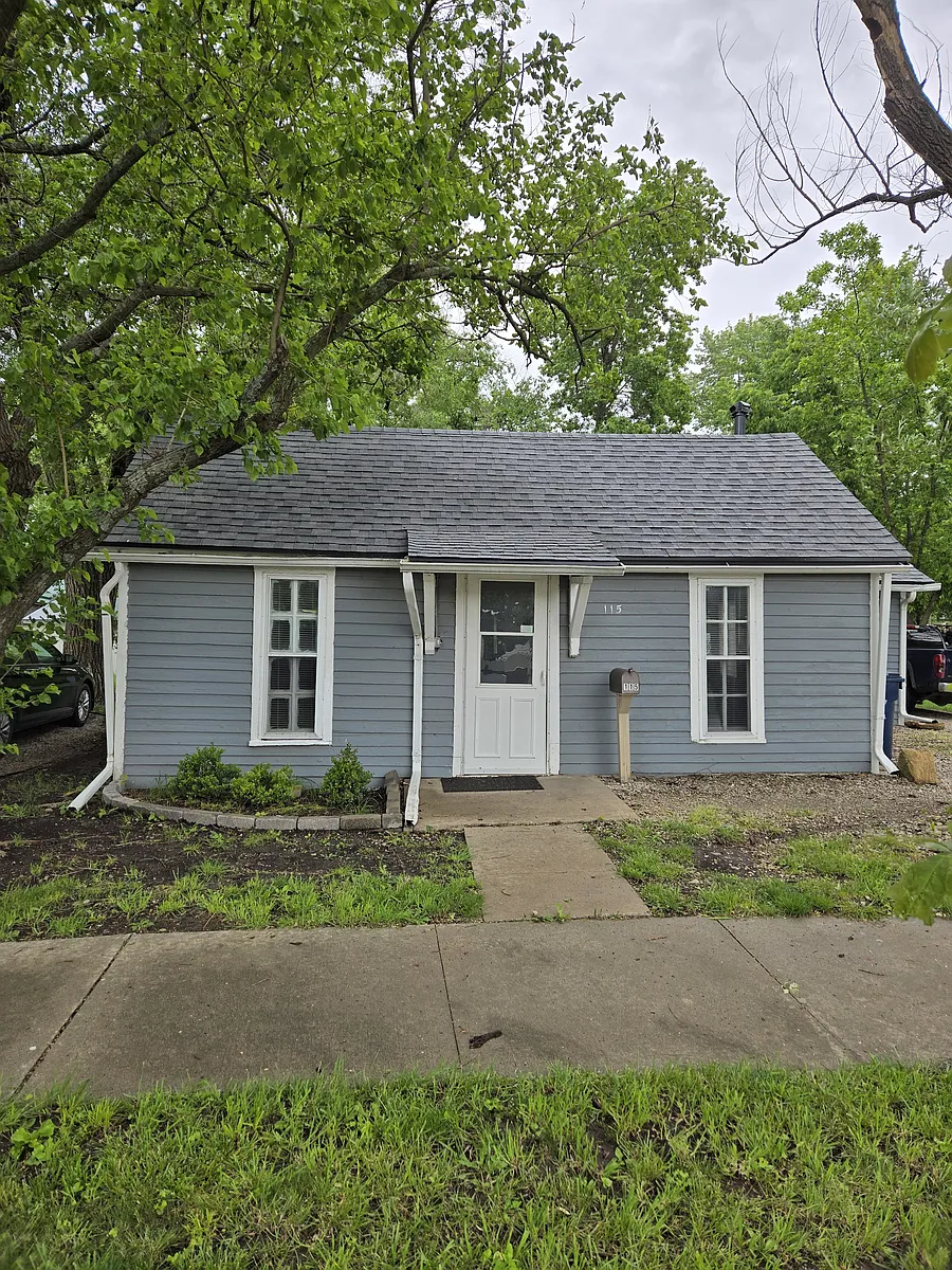 Front of house - 115 E Market St