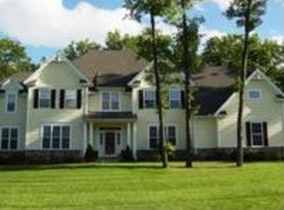 23 Crown Point, Canton, CT 06019