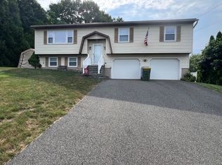 286 Juniper Ridge Dr, Waterbury, CT 06708