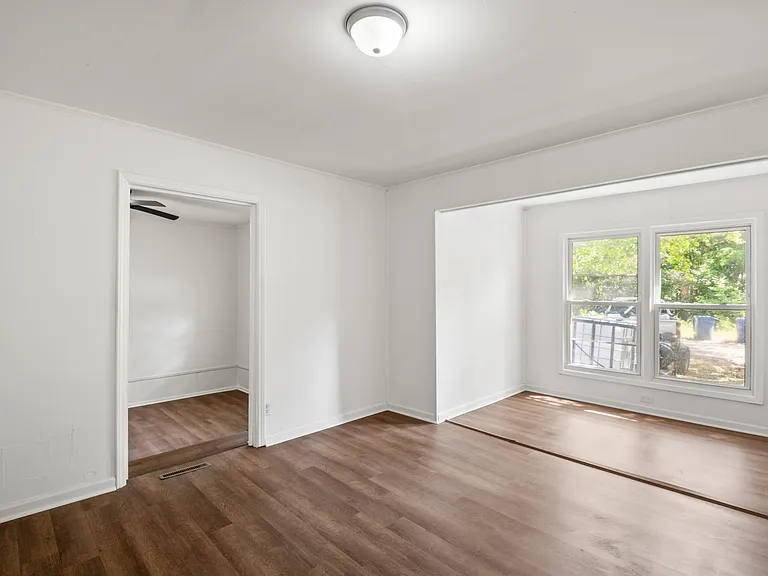 27 Bethune Ct — Photo 30