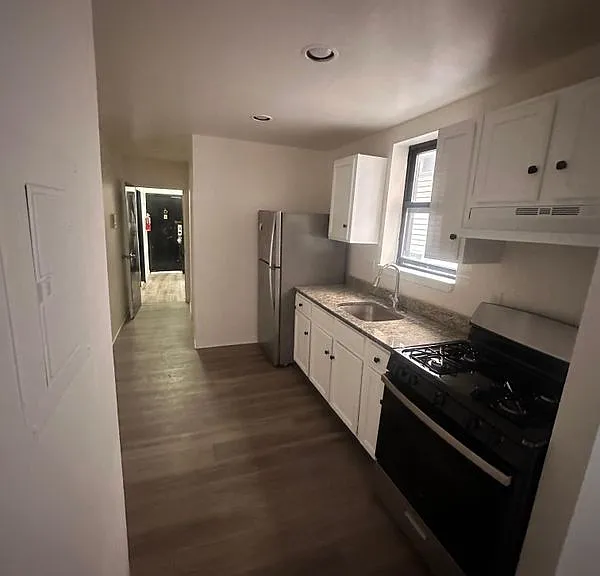 16 Bergen Ave #11 — Photo 2