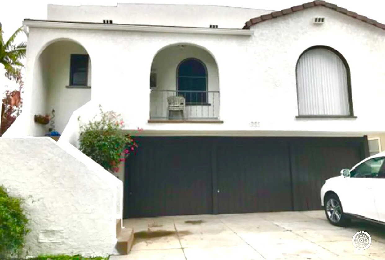 1882 Oregon Ave — Photo 1