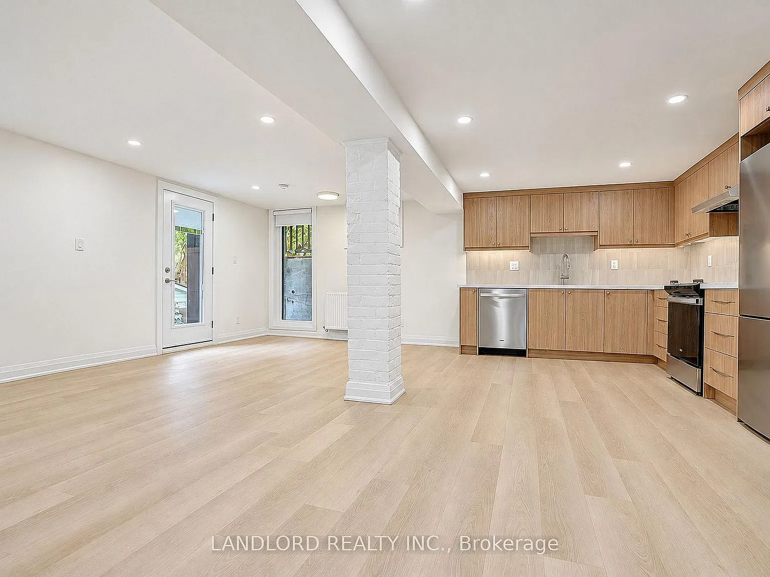 92 Neville Park Blvd - 4 — Photo 2