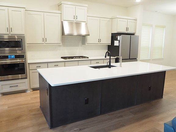 5th image of 2613 Rosewood Way
