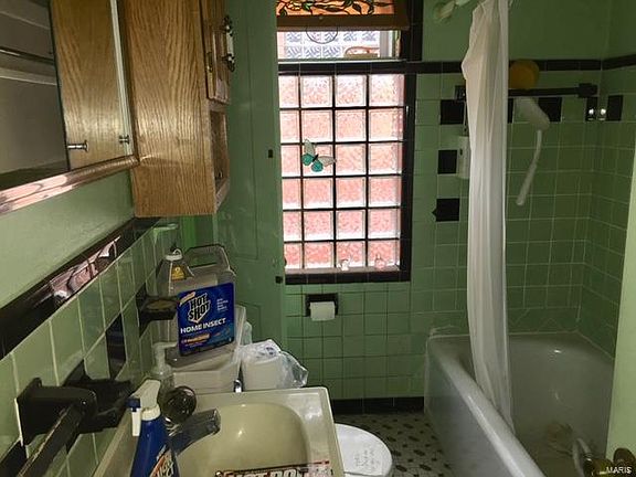 5th image of 3926 Oleatha Ave