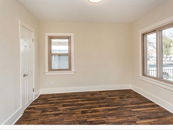 4th image of 722 W 98th St