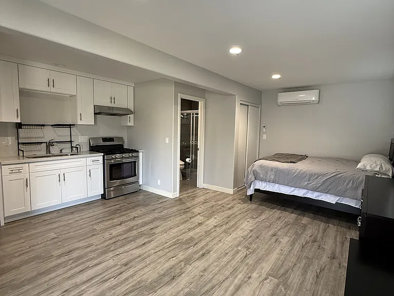 15831 Bristol Cir — Photo 1