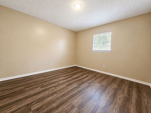 5th image of 2425 Ashmore Ave #5