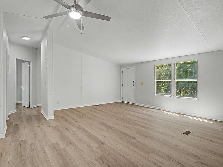 1083 Lily Pad Ln — Photo 3