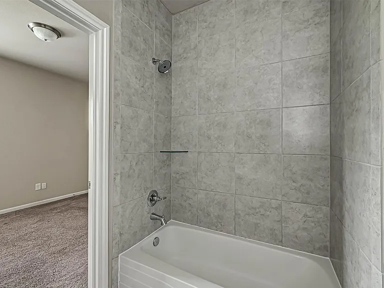 315 Biltmore Loop — Photo 25