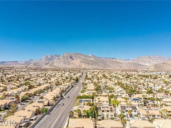 3rd image of 8769 Raindrop Canyon Ave