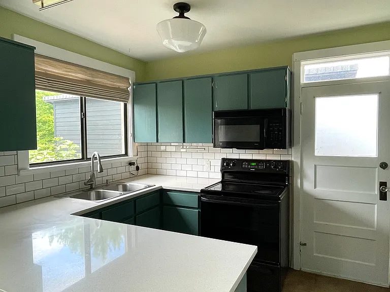 8032 N Oswego Ave — Photo 5