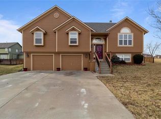 10926 N Richmond Ave, Kansas City, MO 64157