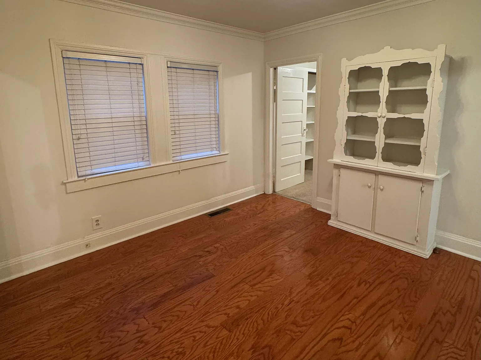 2 bed, $3,000 — Photo 4