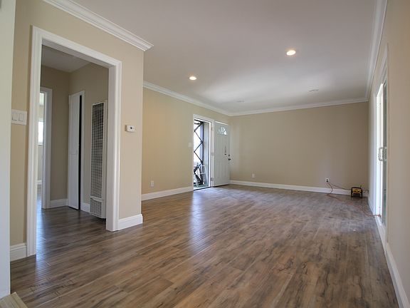 3rd image of 10508 Nashville Ave