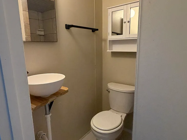 226 Saint Johns St — Photo 10